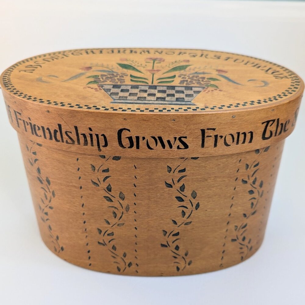 Vintage Oval Bentwood Stenciled Shaker Folk Art Box